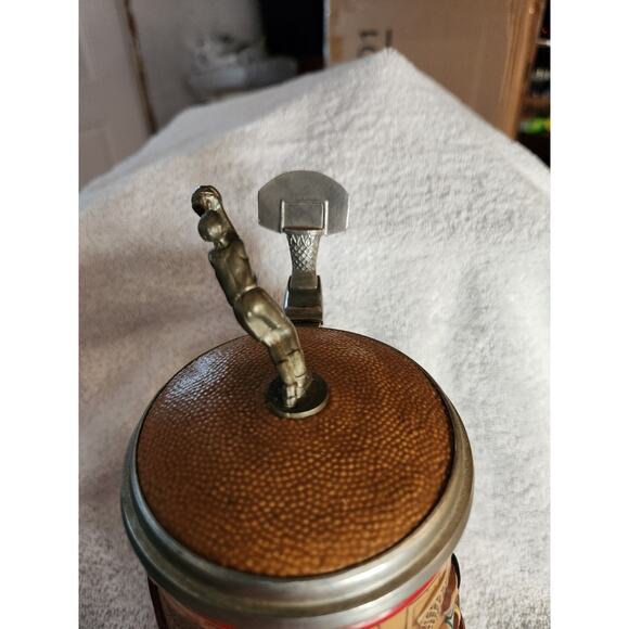 Vintage Avon Beer Stein with lid/ 1993 Avon Collectible Lidded Beer Stein - Picture 4 of 5